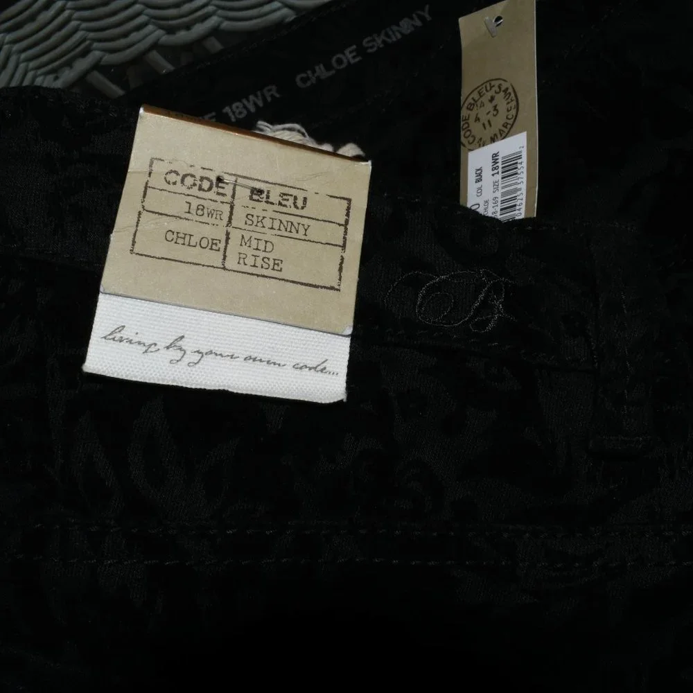 CODE Bleu Skinny Pants NWT - Picture 6 of 6